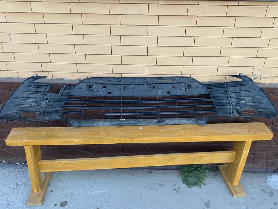 Нижний решетка радиатора