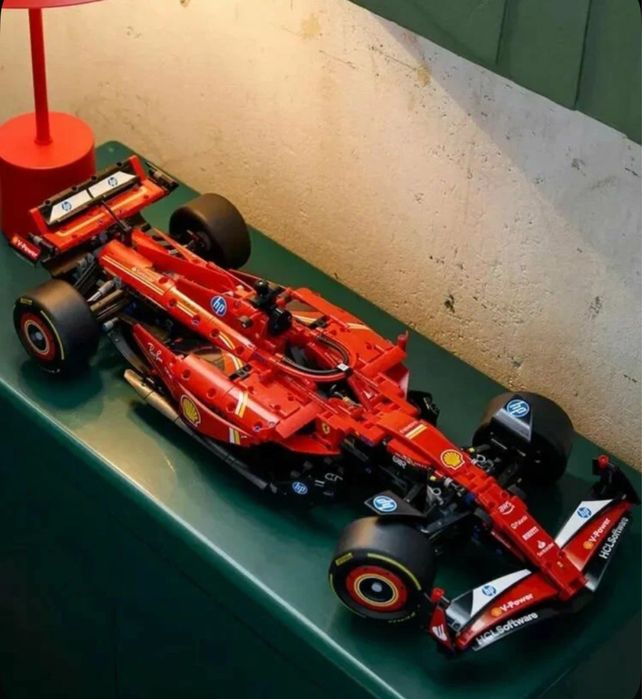 Констурктор Гоночный Автомобиль FERRARI SF-24/Болид Формула 1 Феррари