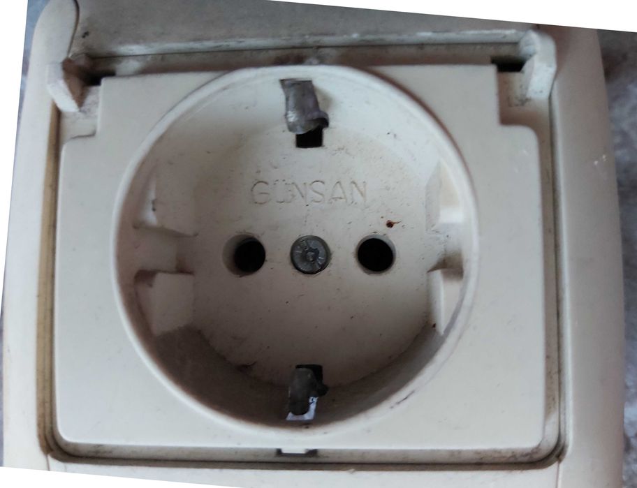 продавам турски електрически контакти и ключове GUNSAN