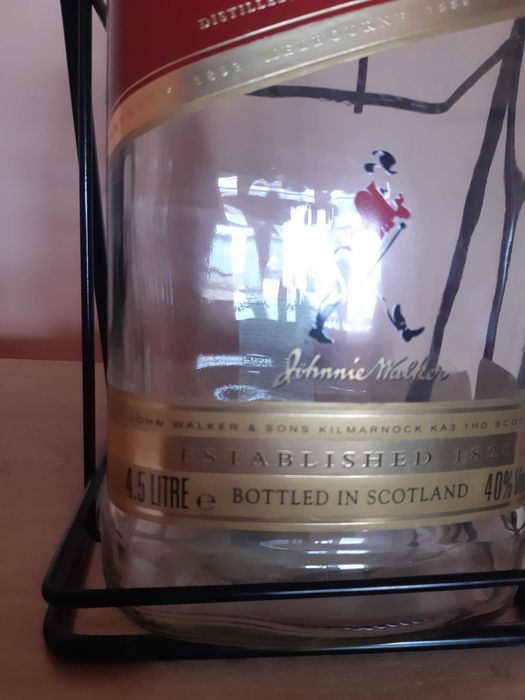 Галон от уиски JOHNNIE WOLKER на люлка, 4.5 литра