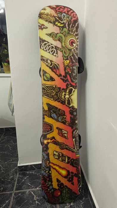 Vând snowboard 147 cm cu legături Burton Lexa și husă Northwave