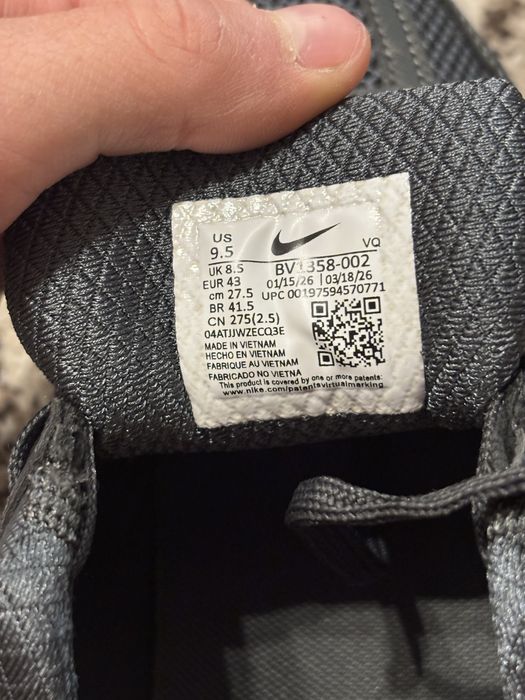 Nike Vomero 5 - marime 43