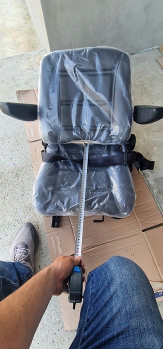 Scaun stivuitor macara manitou reglabil cu mânere pret 499 lei se poate trimite prin curier rapid în toată tara