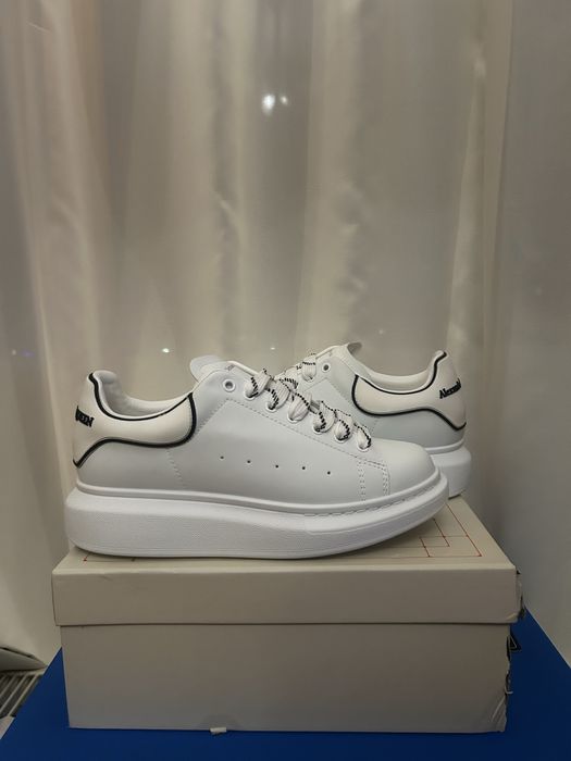 Vand Alexander McQueen