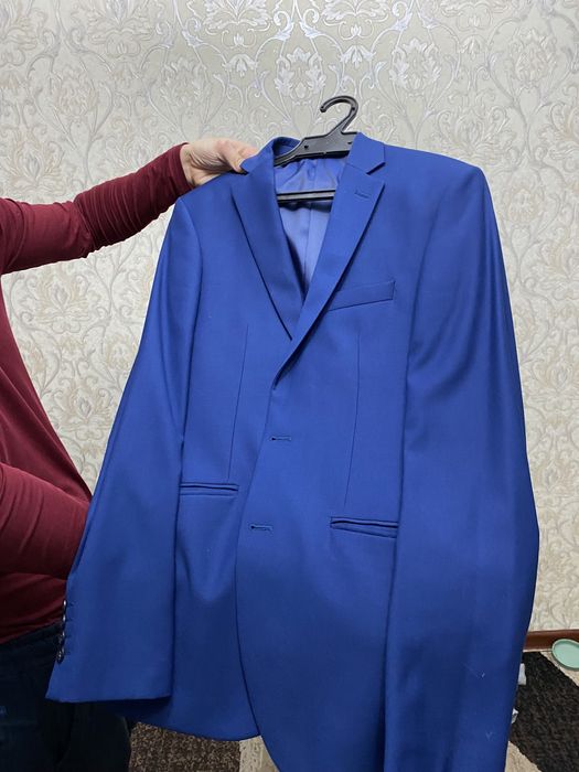 Костюм мужской новый