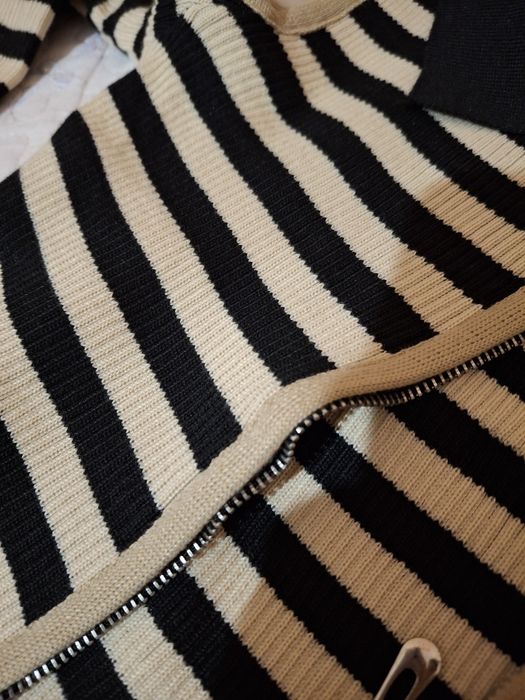 Укороченный кардиган в стиле Y2K