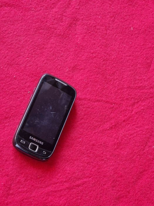 Telefon Samsung cu tastatura laterala pentru colecție sau piese, fara accesorii