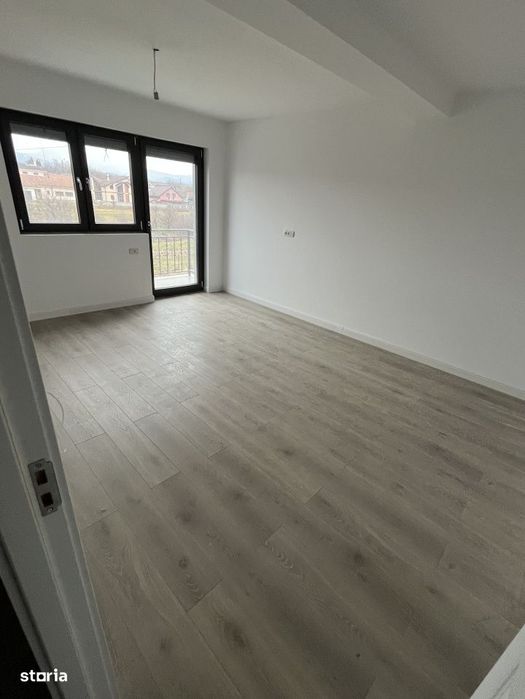 Vand duplex la cheie - suprafata utila este de 110 m2 ,   3 dormitoare