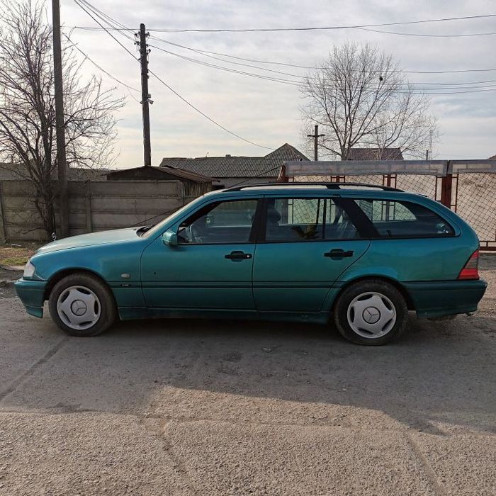 Dezmembrari  Mercedes-Benz C-CLASS (W202)  1993  > 2001 C 220 D Motor