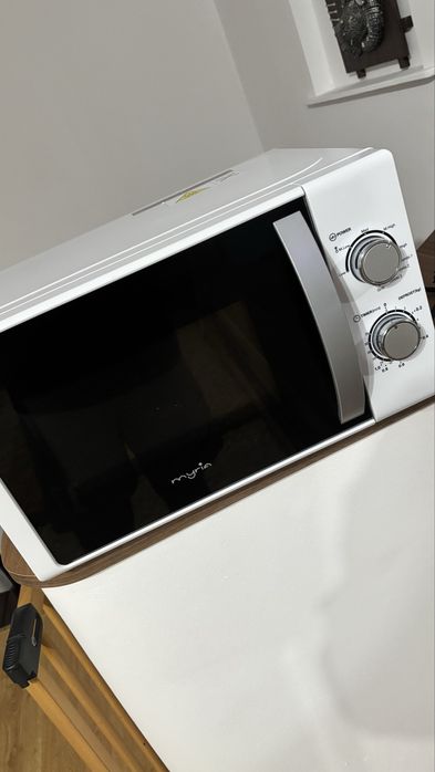 Cuptor cu microunde Myria