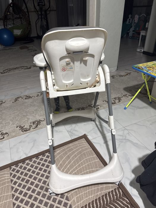 Стол для кормления младенца