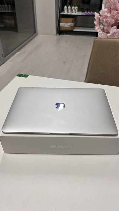 Макбук эйр 2020 жыл