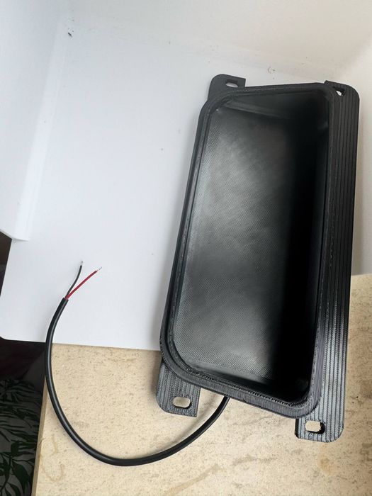 Безжично зарядно wireless charger bmw e90 e91 e92 e93