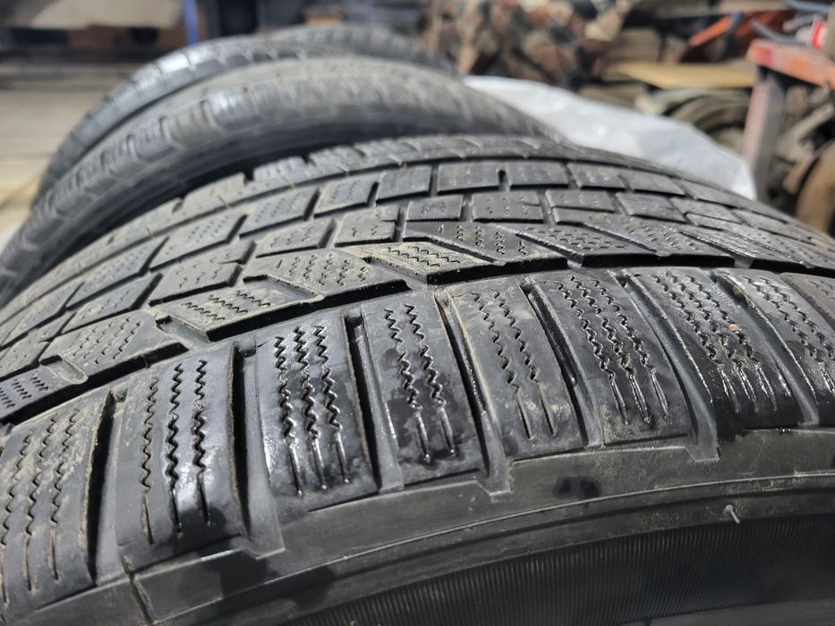 Продам Зимние Шины 255/45/19