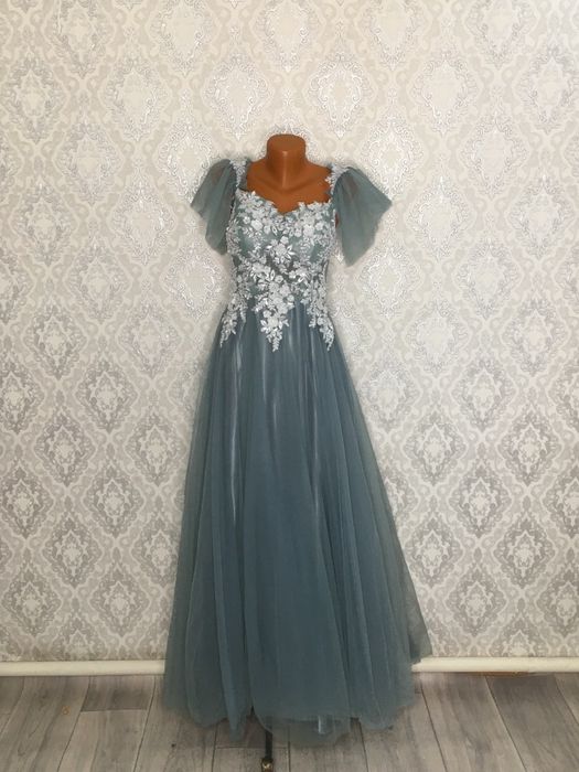 Платья с камушками и бисером