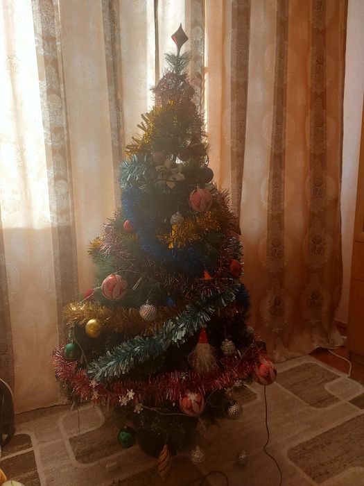 Елка искусственная