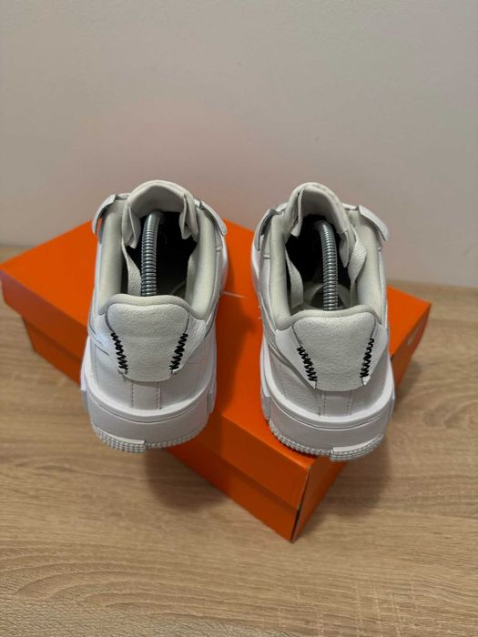 Adidasi unisex Nike Air Force 1 Fontanka Alb 38