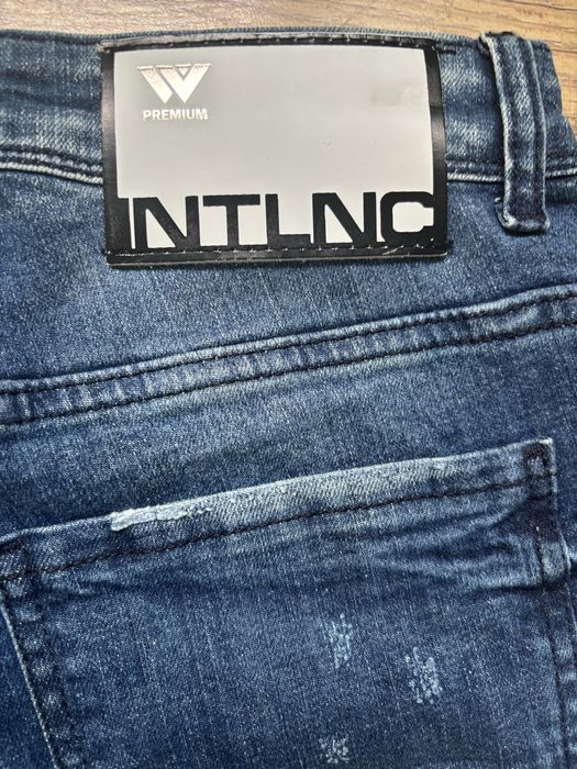 Продавам дънки Intelligence късто нови