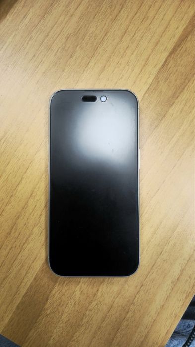 Продавам Iphone 16 128 GB