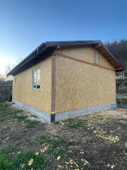 Construim căsuțe din lemn