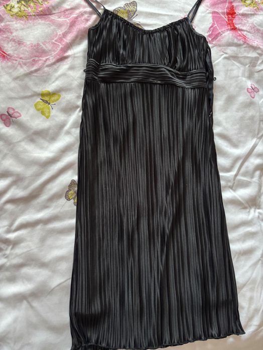 Черна рокля Dika