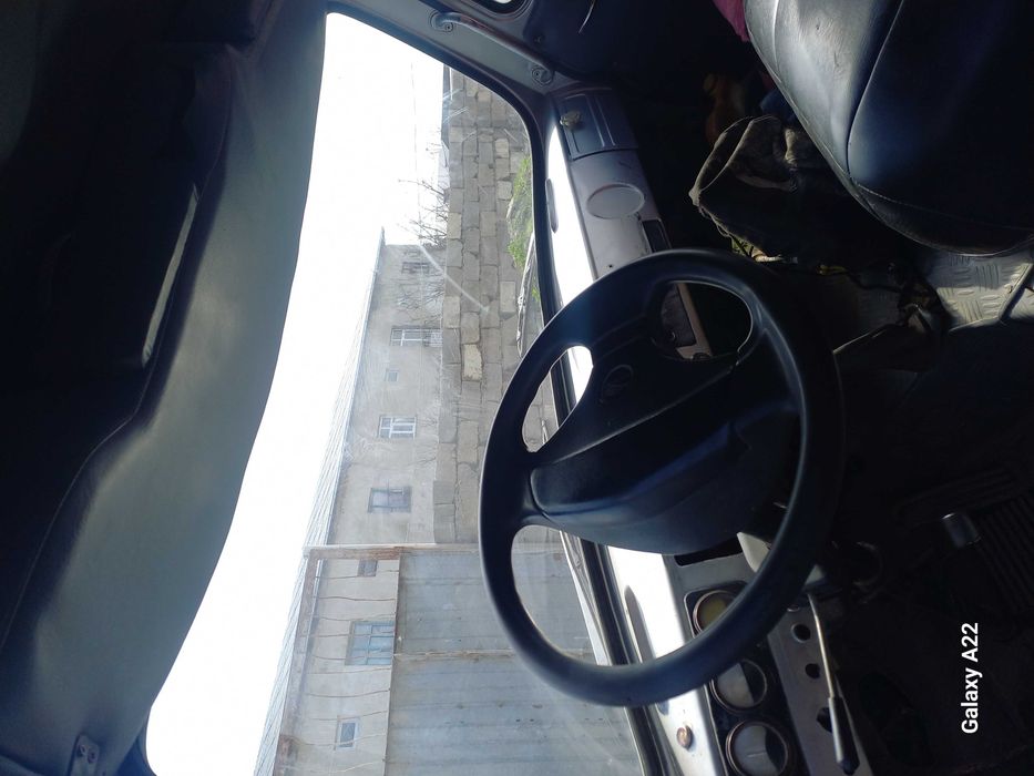 Uaz  452 bortli tentli