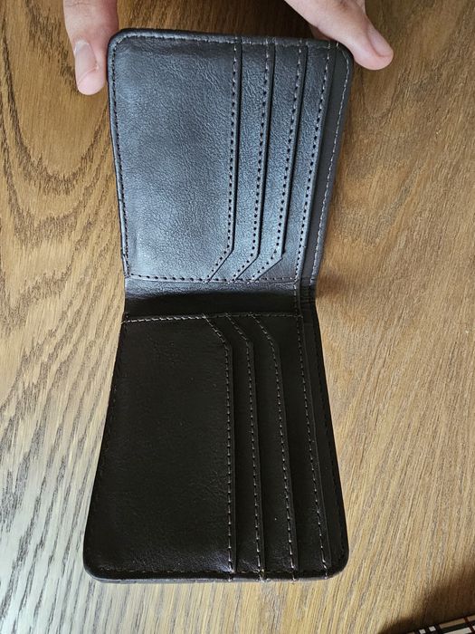 Мъжки портфейл с кутия