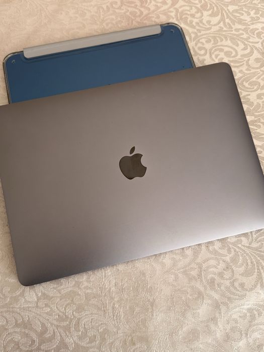 MacBook Pro core i5 (16/512gb)