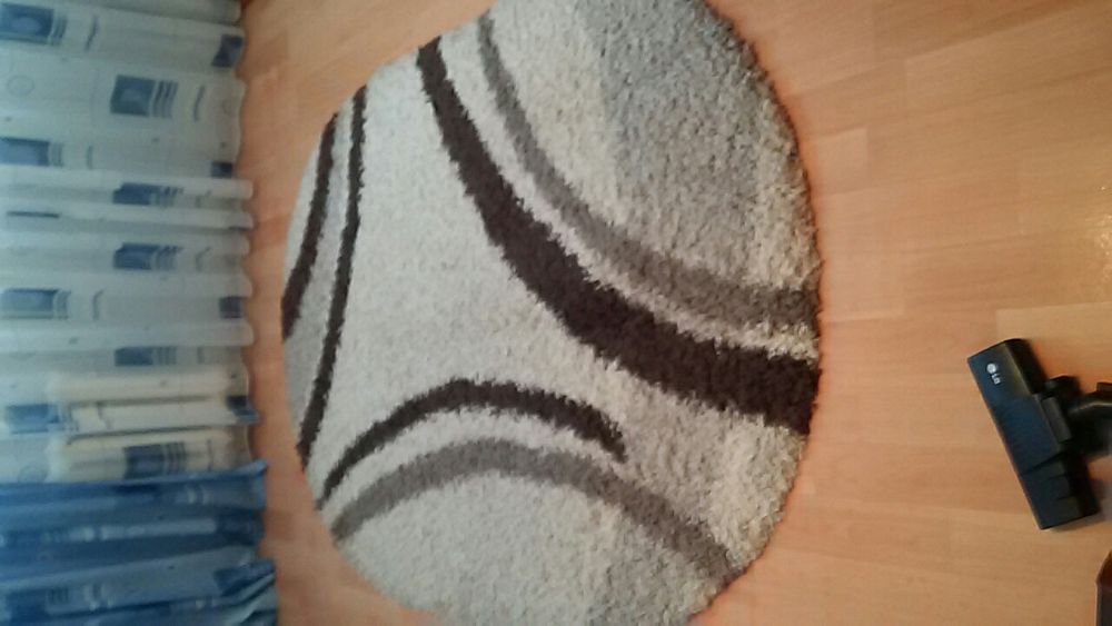 Продам ковер овальный, травка