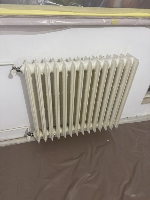 3 calorifere de fonta