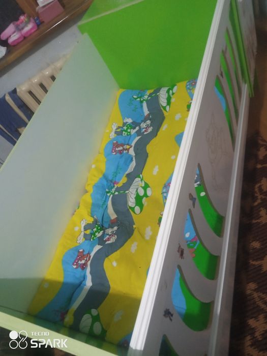 Bolalar kravati kam ishlatilgan holati yaxshi narxini kelishamiz