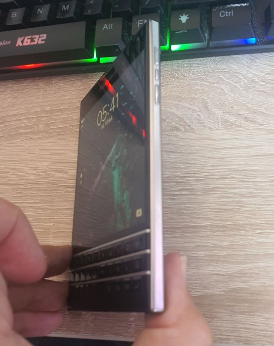 BlackBerry Q30 Passport