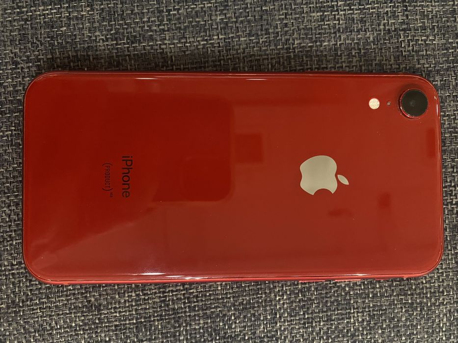 Айфон XR красный 64 гб