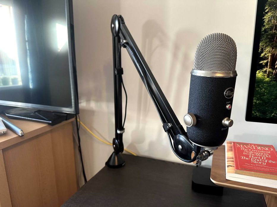 Blue Yeti Pro микрофон