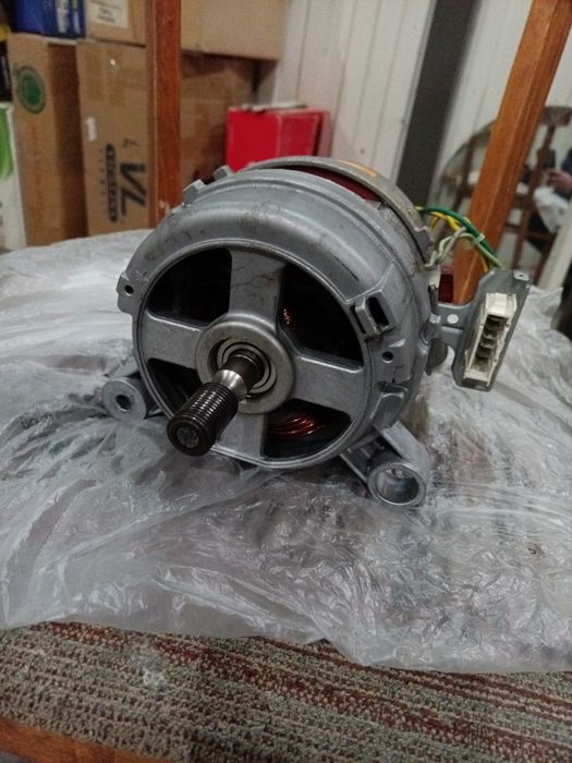 Двигатель стиральной машинки