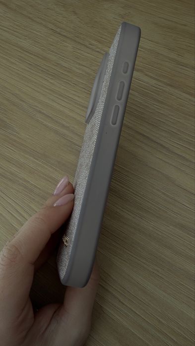 Калъф Guess за Iphone 16 pro