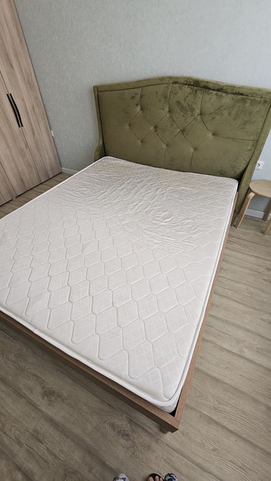 Кровать с изголовьем 160×200