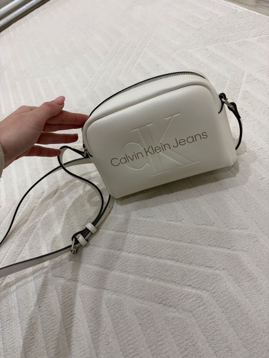 Като нови дамски чанти през рамо Guess, Calvin Klein