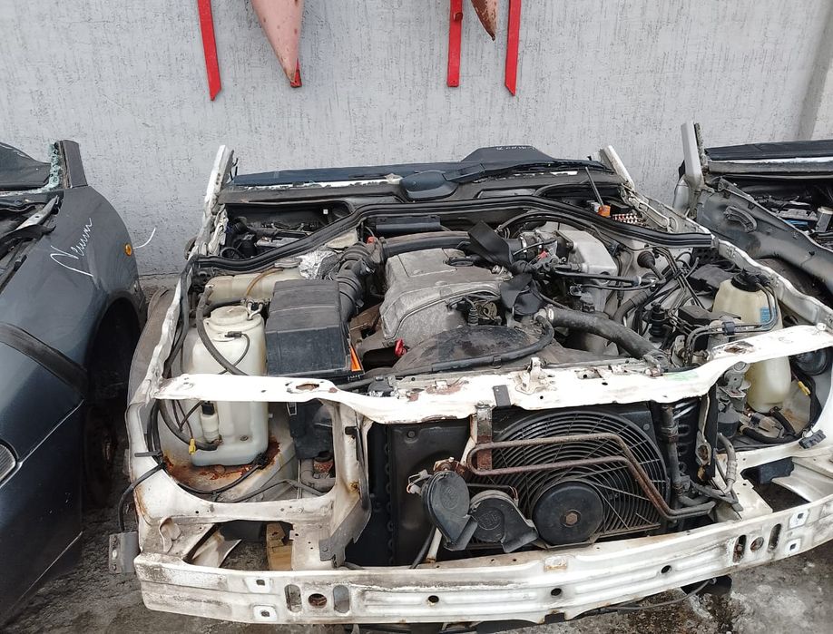 Авто разбор Ауди Мерседес.