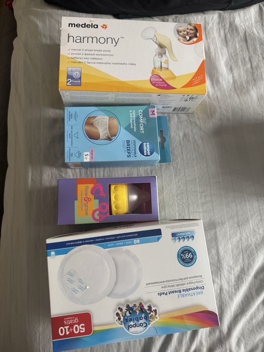 Ръчна помпа Медела Medela  плюс подарък