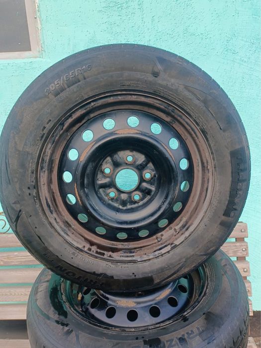 Продается шины в комплекте