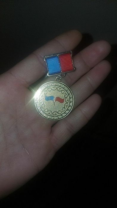 Продам МЕДАЛИ срочно