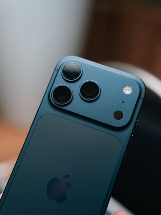 iPhone 17 Pro 256gb Blue  Sim + E sim