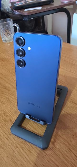 Vând Samsung Galaxy S25 256GB / 12GB RAM Navy – Impecabil 100%