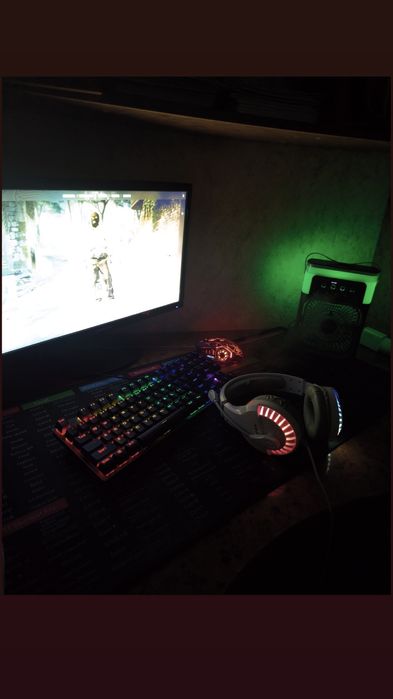 Продаю клавиатуру с подсветкой