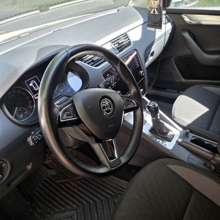SKODA Octavia 2017 — imagine 3