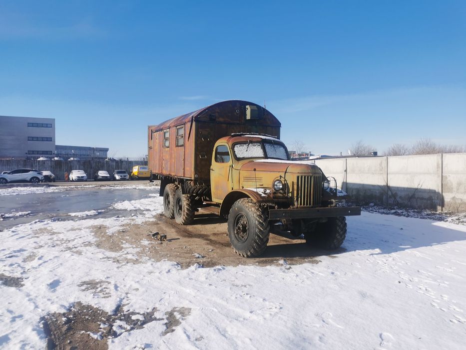 Dezmembrez ZIL 157  și GAZ 66