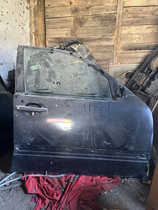 продам двери на mercedes w210