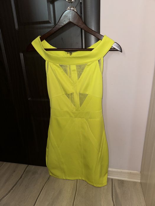 Официална Рокля xs размер