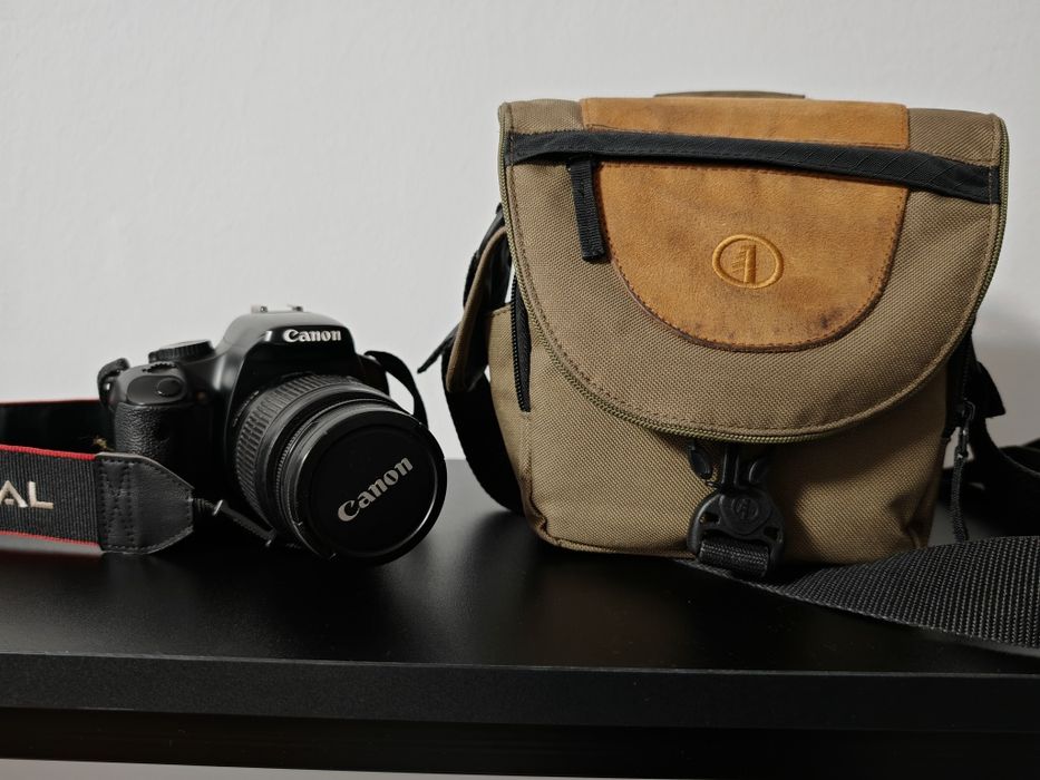 Vând aparat foto digital Canon 450D